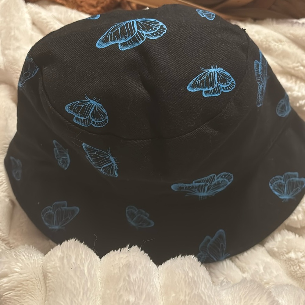 Black and blue butterflies bucket hat